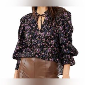 Free people Meant to be floral blouse. Size SP